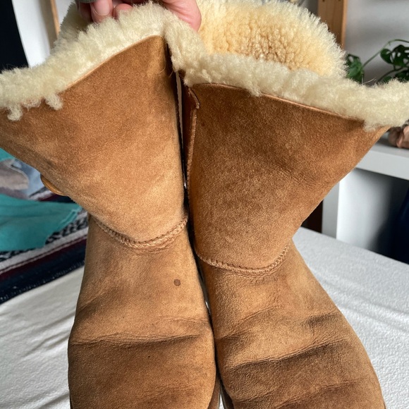 UGG Boots Short Chestnut with side button Size 6 - Picture 2 of 5